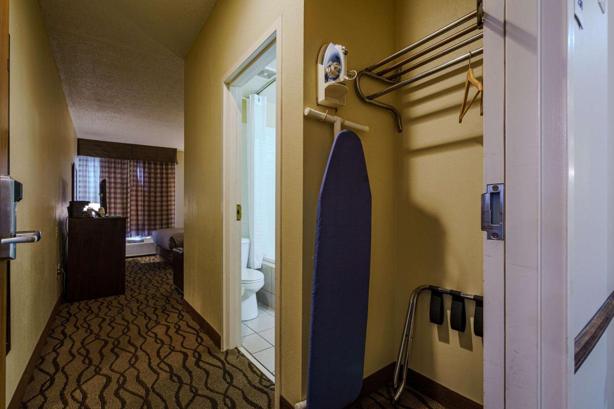 Quality Inn I-75 West Chester-North Cincinnati Exteriör bild