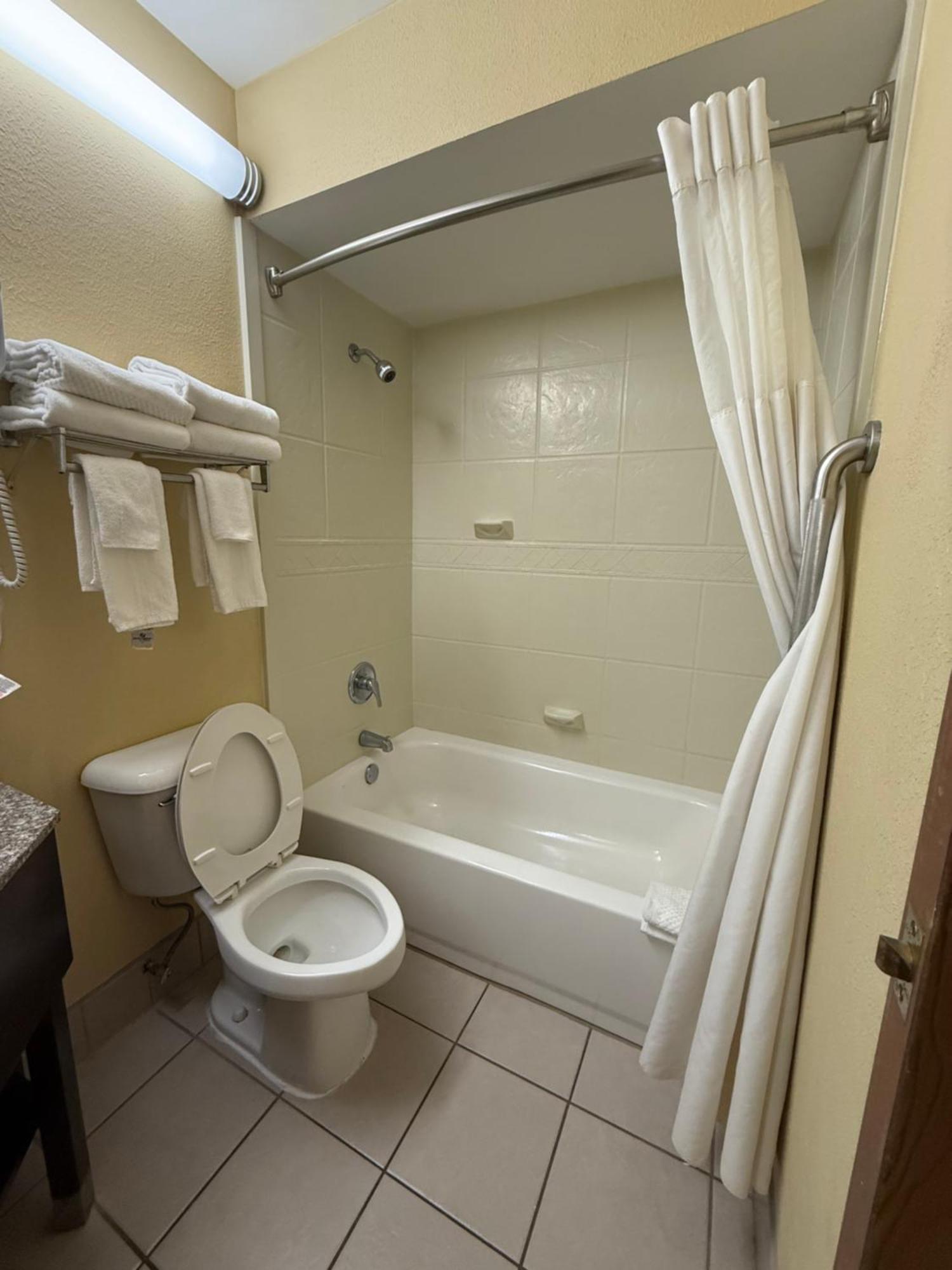 Quality Inn I-75 West Chester-North Cincinnati Exteriör bild